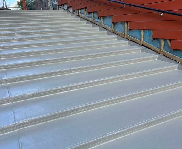 Afdichting en antislip op betontrap in parkeergarage Deventer